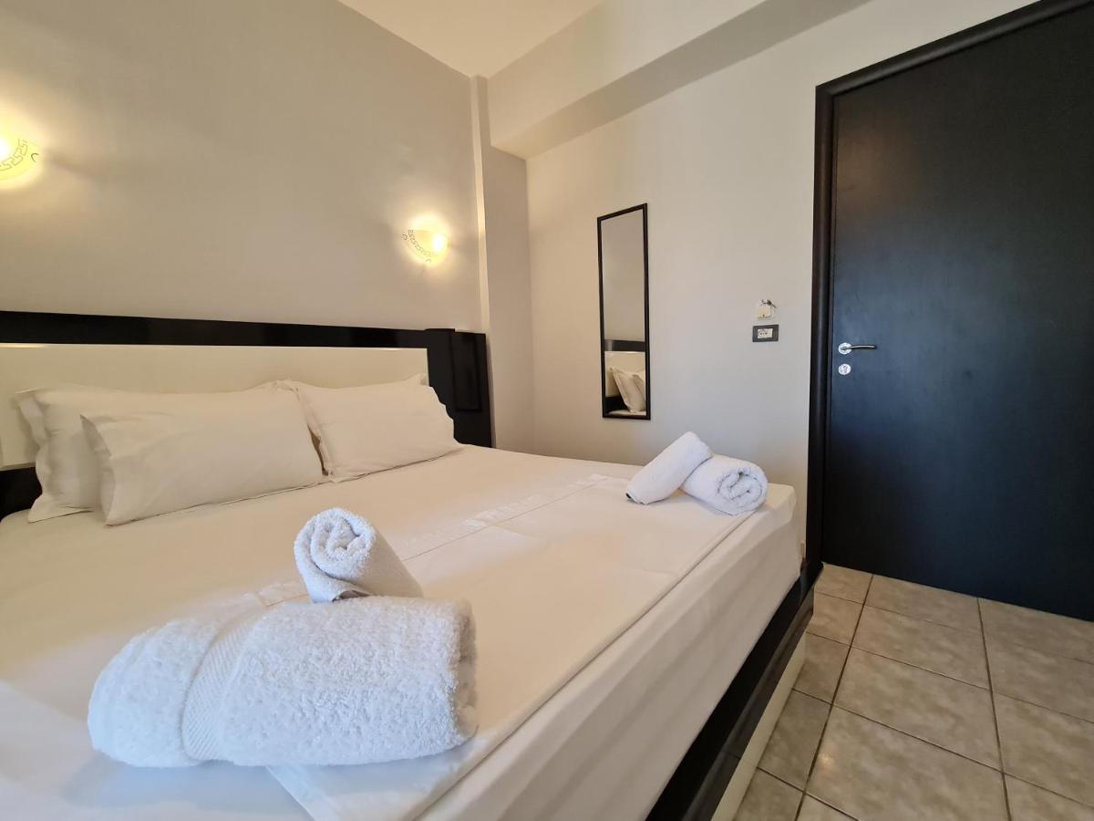 Hotel Ardiani Ксамил Екстериор снимка