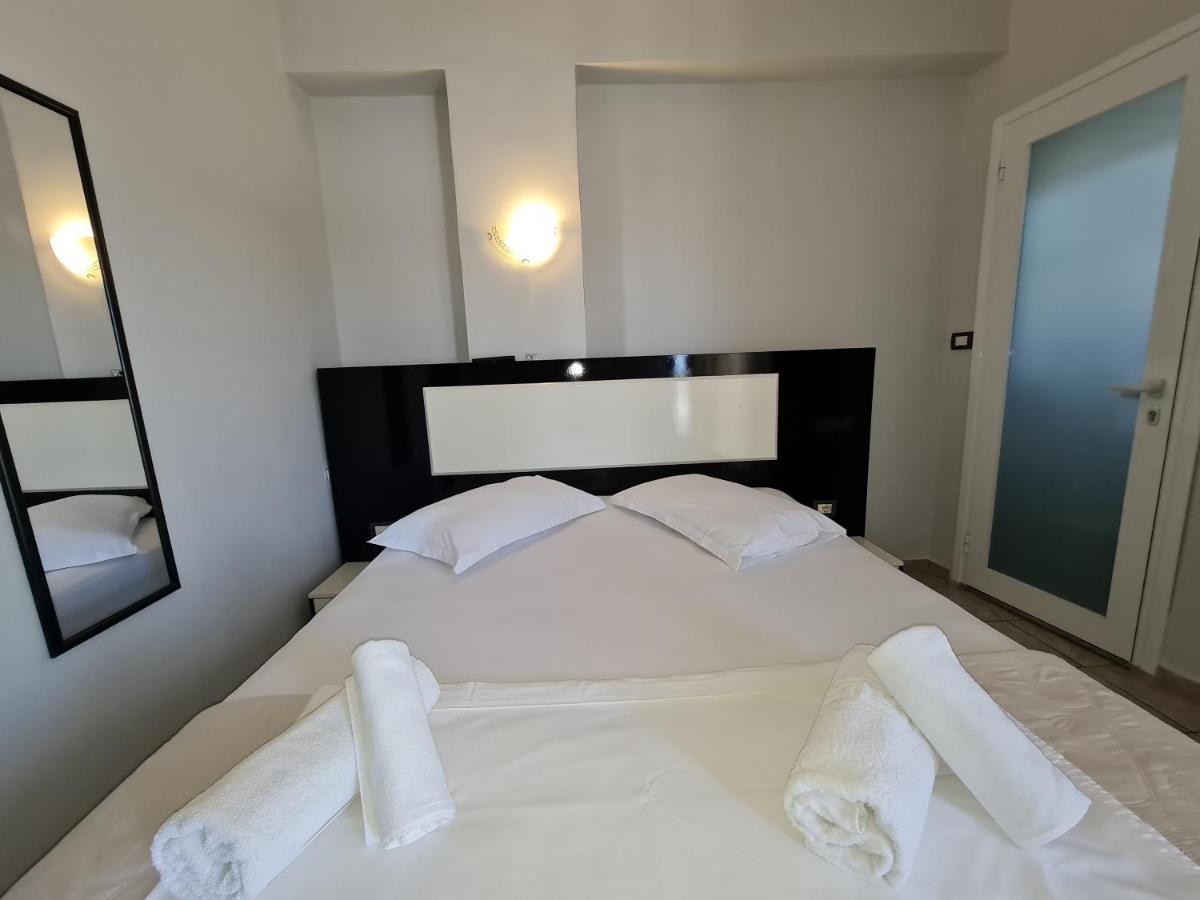 Hotel Ardiani Ксамил Екстериор снимка