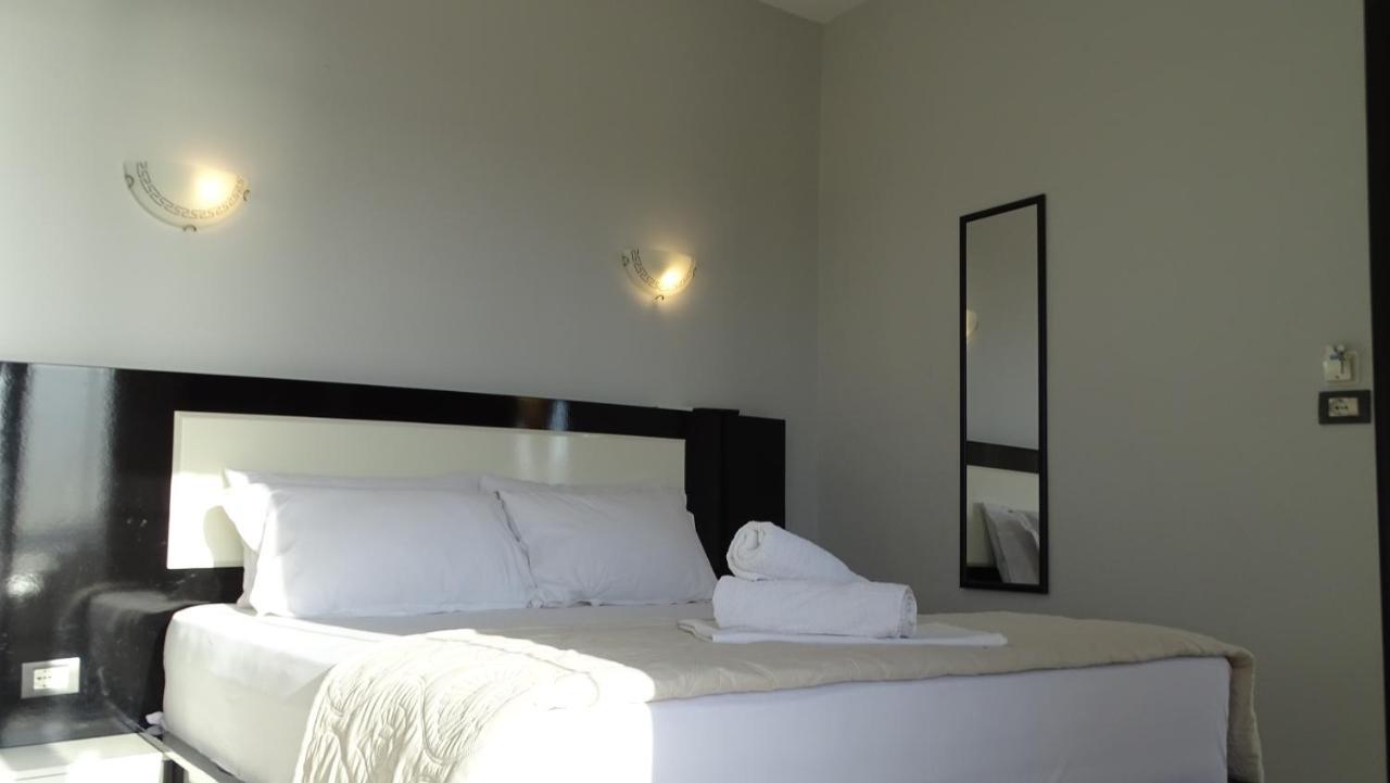Hotel Ardiani Ксамил Екстериор снимка