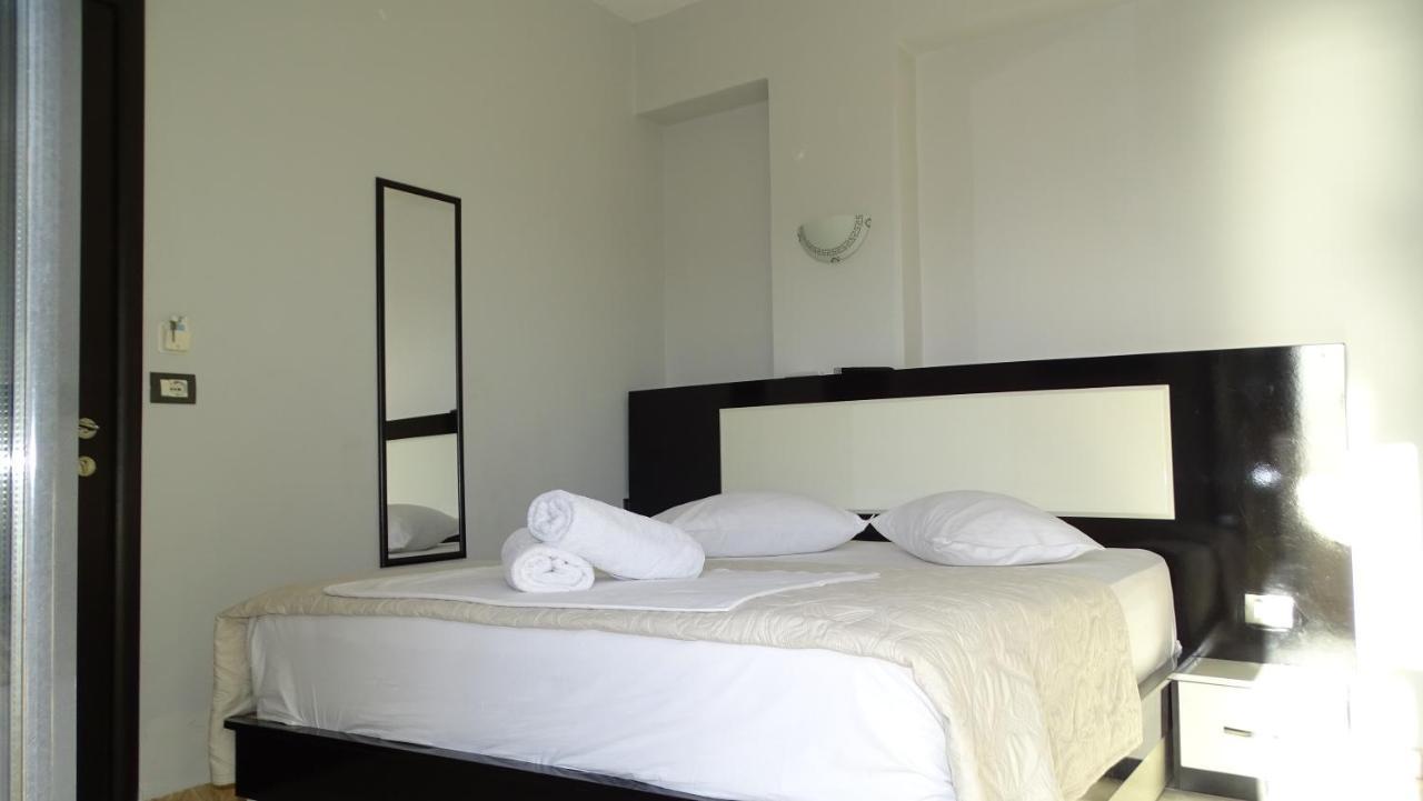 Hotel Ardiani Ксамил Екстериор снимка